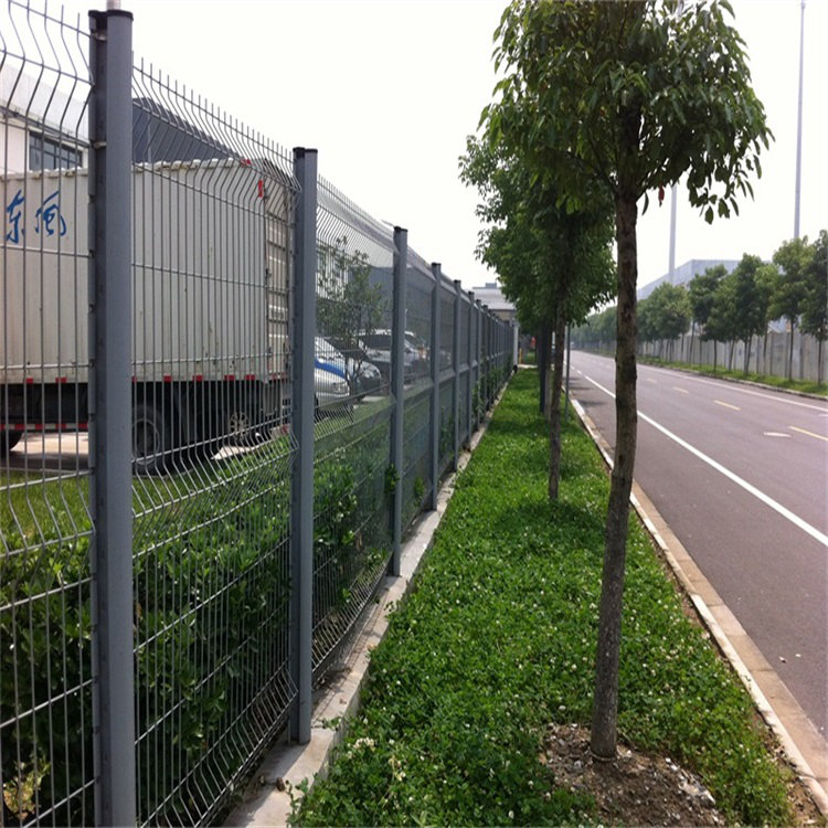 綠化帶防護(hù)網(wǎng)案例展示圖片4 綠化帶防護(hù)網(wǎng)案例展示圖片4