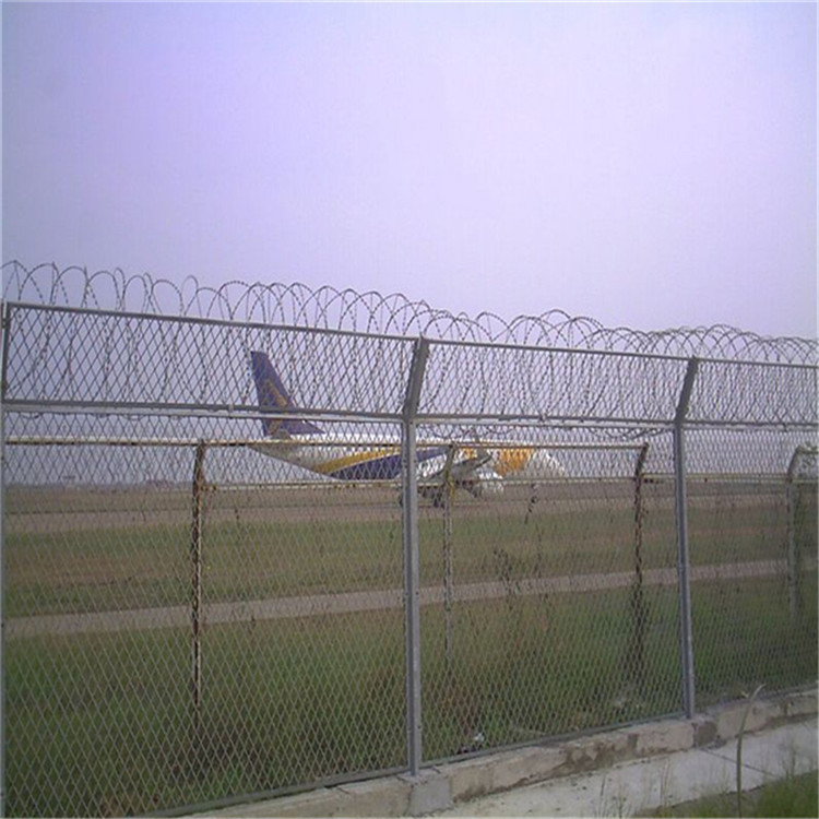 2.5米高飛機場圍網安裝圖片3 2.5米高飛機場圍網安裝圖片3