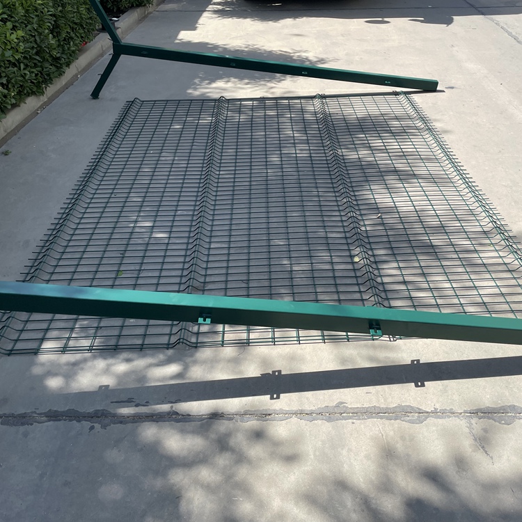 機場飛行區隔離網標準圖片2 機場飛行區隔離網標準圖片2