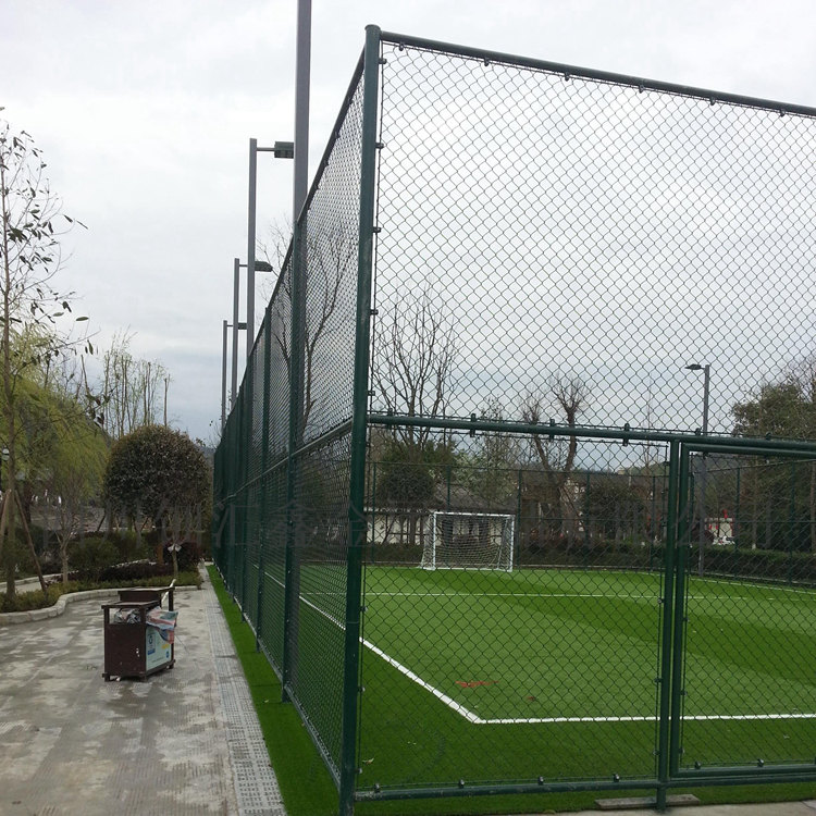 足球場圍網