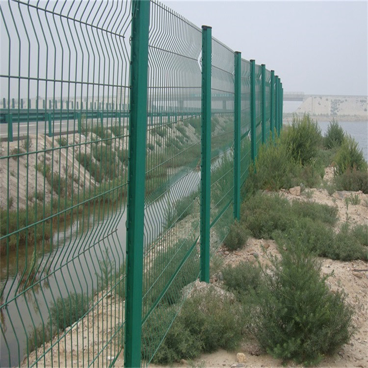山東運河北岸隔離柵供應商圖片2 山東運河北岸隔離柵供應商圖片2