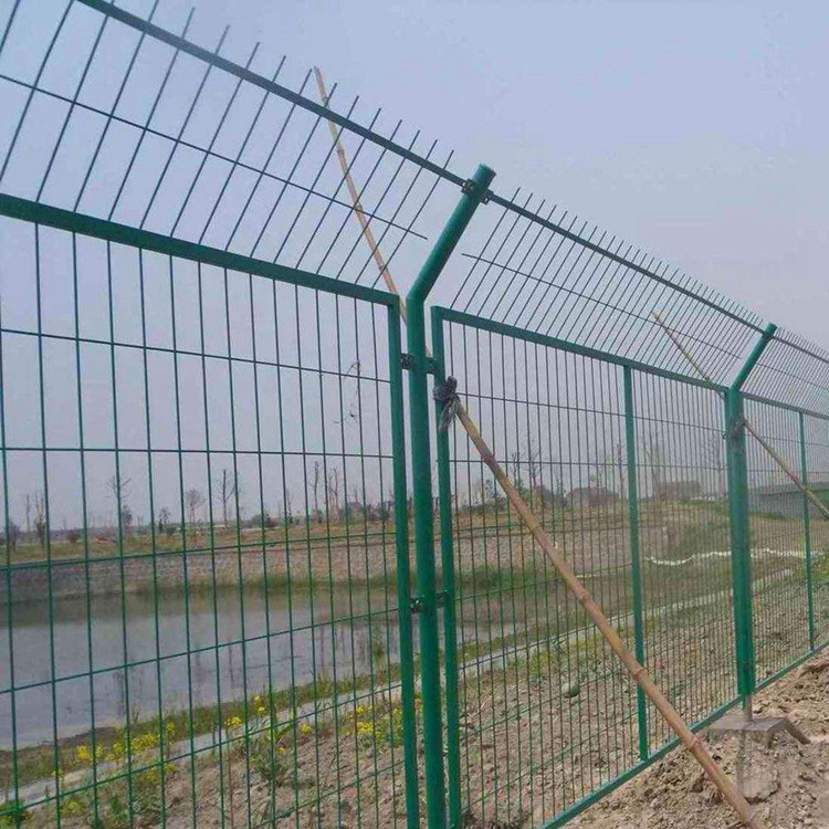 山東運河北岸隔離柵供應商圖片4 山東運河北岸隔離柵供應商圖片4