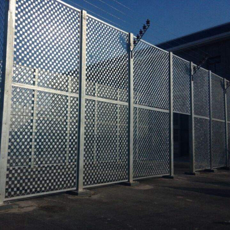 遼寧監獄梅花刺隔離網安裝完畢圖片3 遼寧監獄梅花刺隔離網安裝完畢圖片3