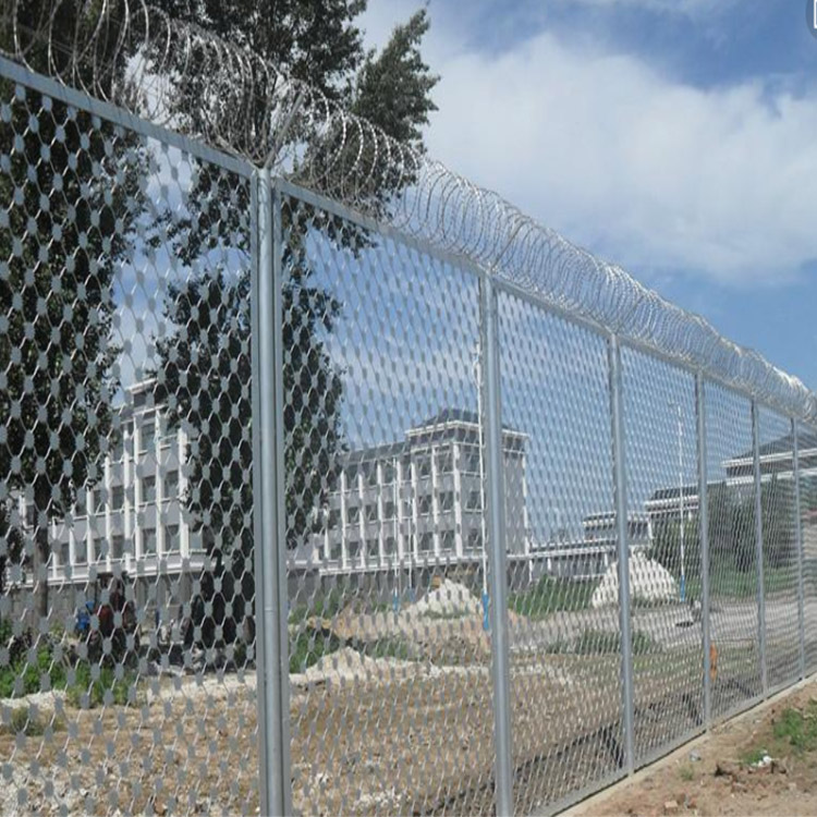 監獄梅花刺隔離網墻圖片4 監獄梅花刺隔離網墻圖片4