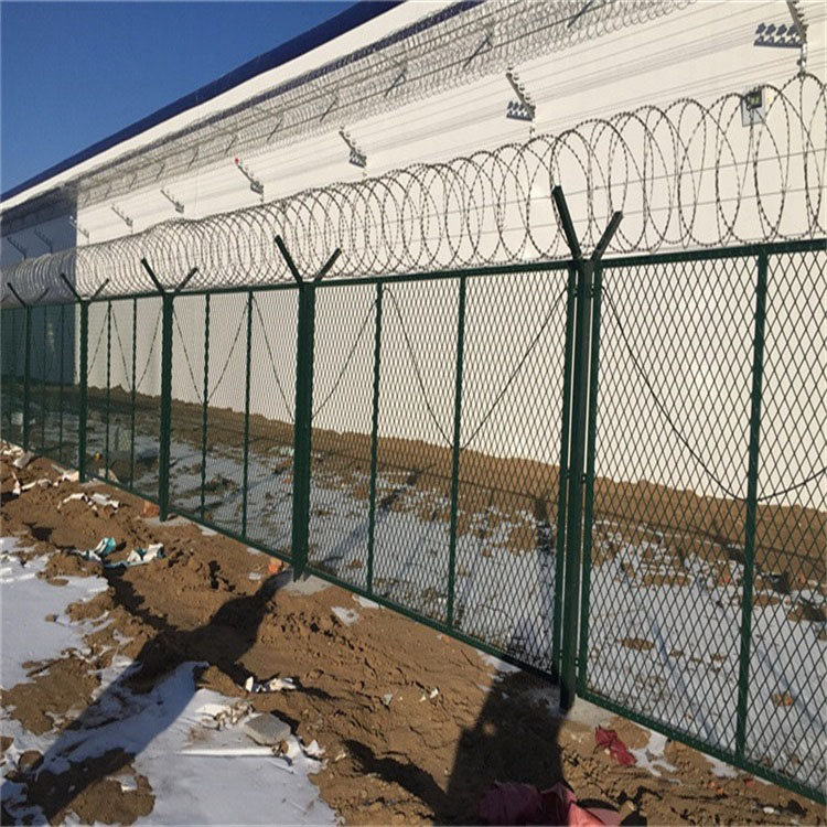 青島監獄鋼網墻安裝完畢圖片2