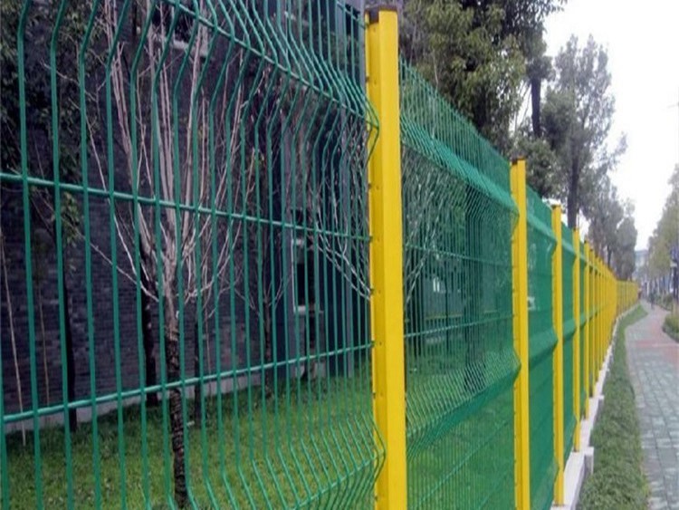 公路隔離柵護欄