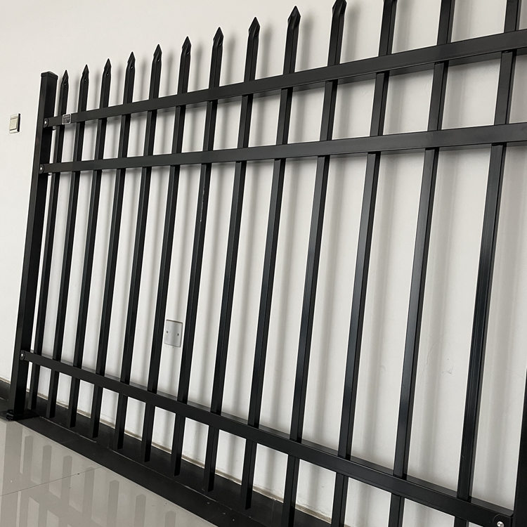 熱銷鋅鋼圍墻柵欄加工現(xiàn)場(chǎng)圖片4