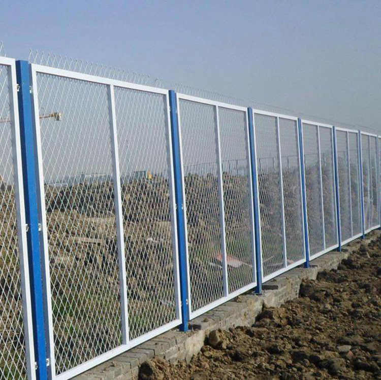 重慶光伏電站驗收規范 太陽能光伏電站圍網圖片2 重慶光伏電站驗收規范 太陽能光伏電站圍網圖片2