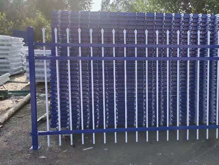 藍白相間護欄網18631858321 藍白相間護欄網18631858321