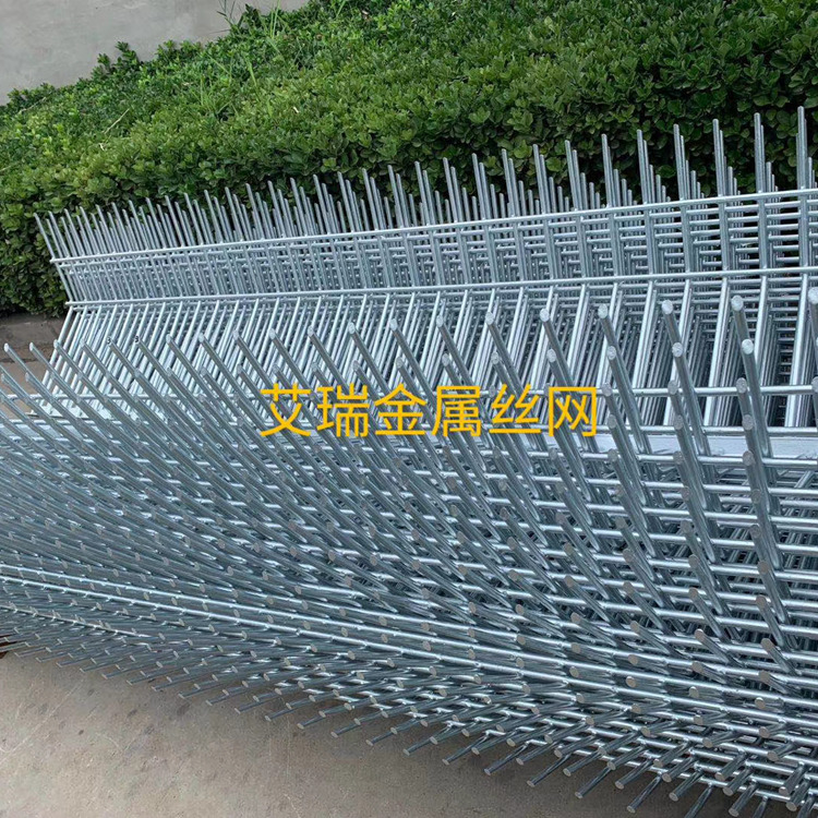 上海鐵路護欄網現場安裝情景圖片2 上海鐵路護欄網現場安裝情景圖片2