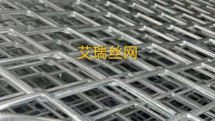 鍍鋅高速公路防眩網(wǎng)18631858321