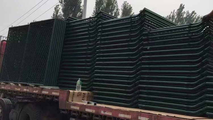 學校球場圍欄發貨18631858321