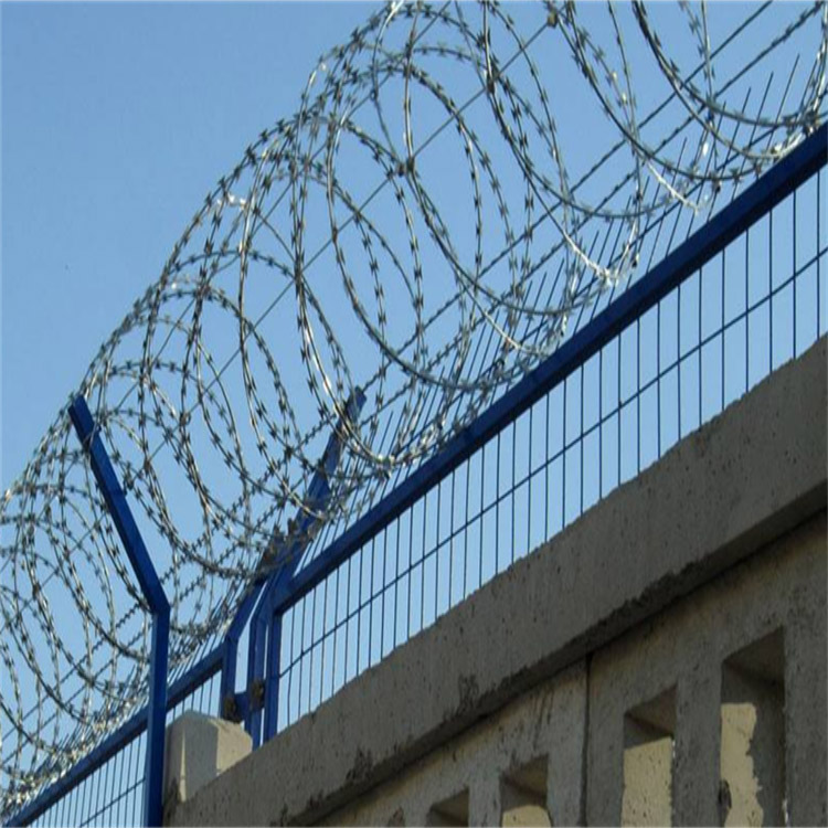 刀刺鋼網墻生產廠家圖片3 刀刺鋼網墻生產廠家圖片3