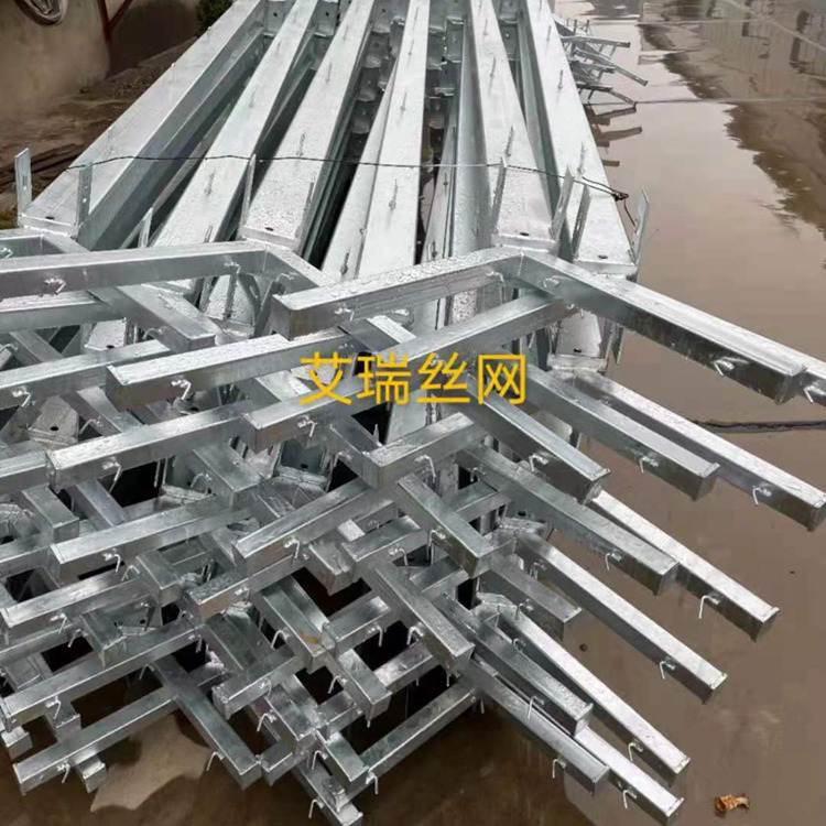 鋼網墻立柱18631858321 鋼網墻立柱18631858321