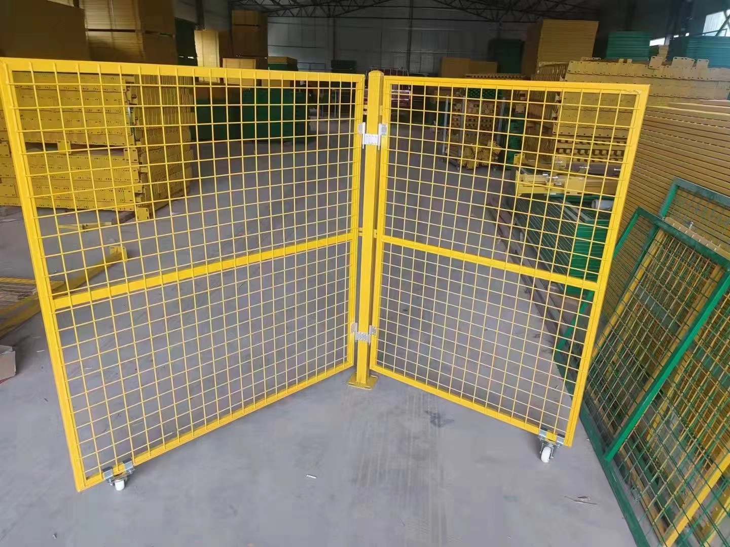 廠區(qū)車(chē)間設(shè)備隔離網(wǎng)圖片2 廠區(qū)車(chē)間設(shè)備隔離網(wǎng)圖片2