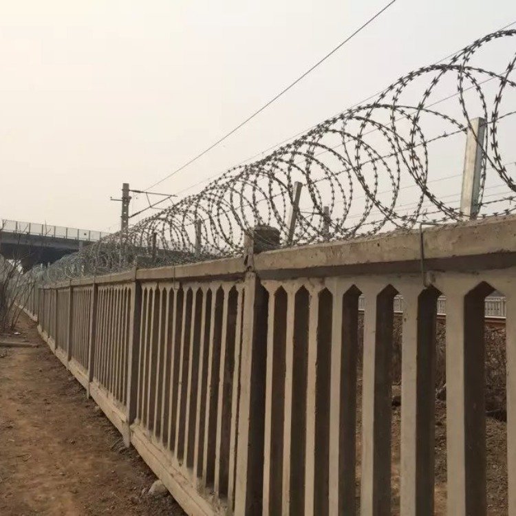 鐵路刺絲滾籠?圖片1 鐵路刺絲滾籠?圖片1