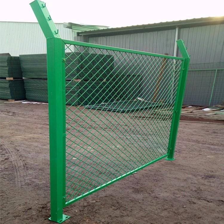 森林場區(qū)護欄網(wǎng)圖片3 森林場區(qū)護欄網(wǎng)圖片3