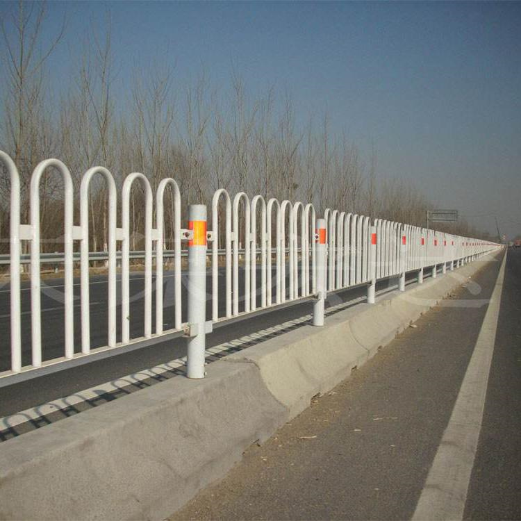 橋梁中心護欄圖片4 橋梁中心護欄圖片4