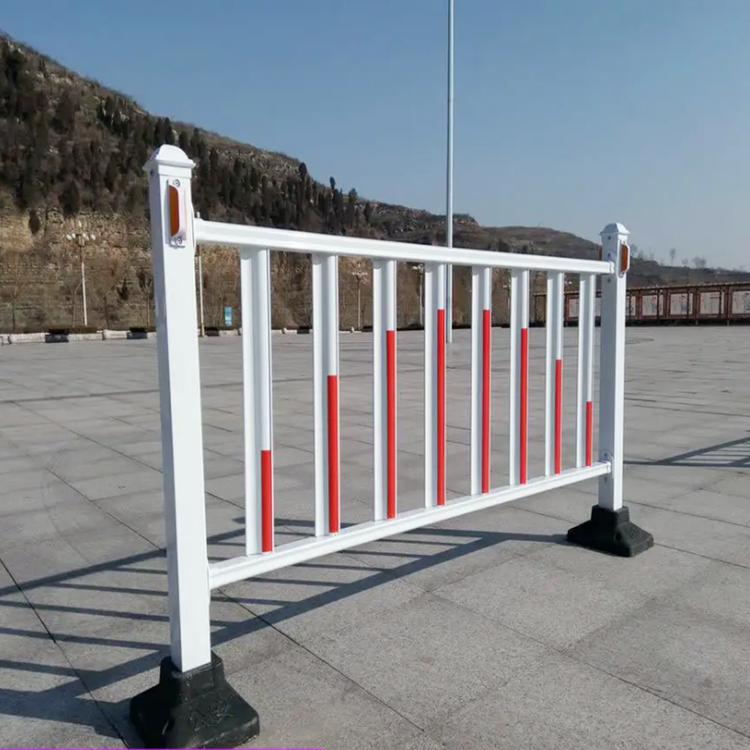 道路隔離護(hù)欄圖片4 道路隔離護(hù)欄圖片4