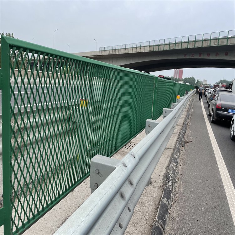 公路防眩網(wǎng)圖片2 公路防眩網(wǎng)圖片2